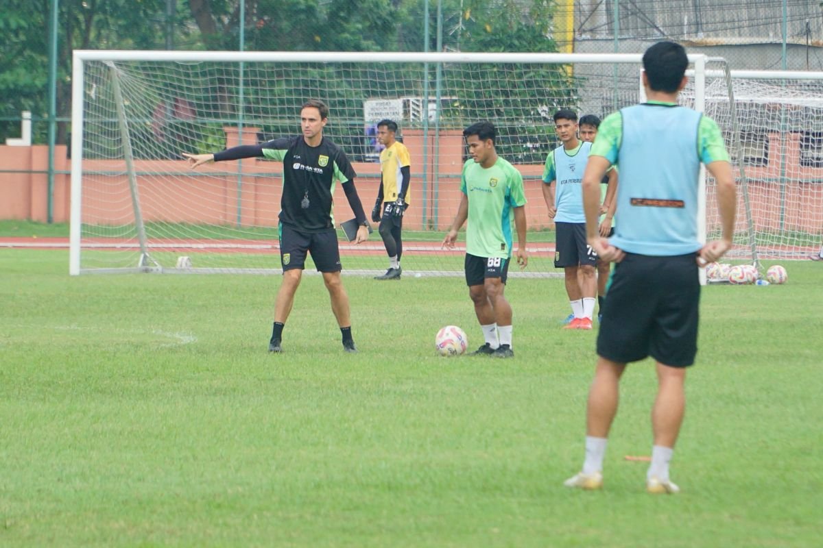 Munster Siapkan Pengganti Slavko untuk Derbi vs Arema FC