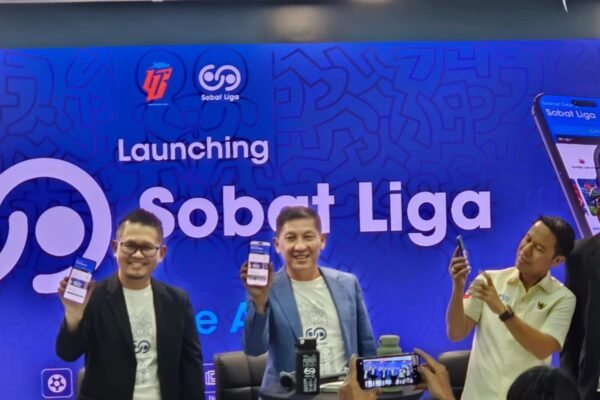 Tentu, berikut adalah beberapa alternatif judul untuk "LIB luncurkan aplikasi Sobat Liga untuk bantu penggemar bola":

1. "LIB Perkenalkan Sobat Liga: Aplikasi Wajib bagi Penggemar Sepak Bola"
2. "Aplikasi Sobat Liga Diresmikan oleh LIB untuk Dukung Penggemar Sepak Bola"
3. "Sobat Liga: Inovasi Terbaru LIB untuk Memudahkan Pengalaman Penggemar Sepak Bola"
4. "Dukung Penggemar Sepak Bola, LIB Luncurkan Aplikasi Sobat Liga"
5. "LIB Hadirkan Sobat Liga: Aplikasi Inovatif untuk Para Pecinta Sepak Bola"
6. "Sobat Liga: Solusi Digital dari LIB untuk Fan Sepak Bola Indonesia"
7. "LIB Resmikan Aplikasi Sobat Liga, Inisiatif Baru bagi Komunitas Sepak Bola"
8. "Penggemar Sepak Bola, Bersiaplah! LIB Luncurkan Aplikasi Sobat Liga"

Silakan pilih salah satu atau gunakan sebagai inspirasi untuk menciptakan judul lain!