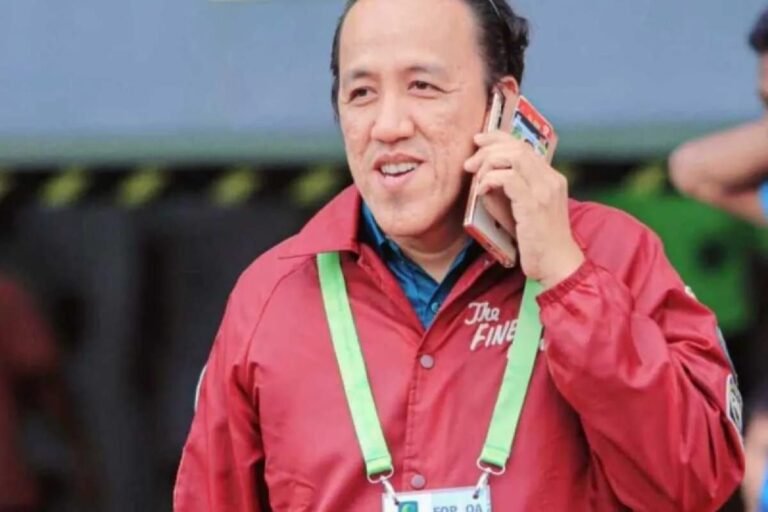 Here are some alternative titles for "Manajemen SFC kontrak 24 pemain dimungkinkan masih bertambah":

1. "Manajemen SFC Memperluas Kontrak dengan 24 Pemain, Potensi Penambahan Masih Terbuka"
2. "SFC: 24 Pemain Sudah Dikondisikan, Penambahan Masih Mungkin"
3. "Manajemen SFC Tanda Tangan Kontrak 24 Pemain, Peluang untuk Menggandeng Lebih Banyak"
4. "Kontrak 24 Pemain oleh Manajemen SFC: Ruang untuk Ekspansi Masih Ada"
5. "Manajemen SFC Umumkan Kontrak 24 Pemain, Namun Penambahan Masih Dipertimbangkan"

Feel free to choose any of these or modify them according to your needs!
